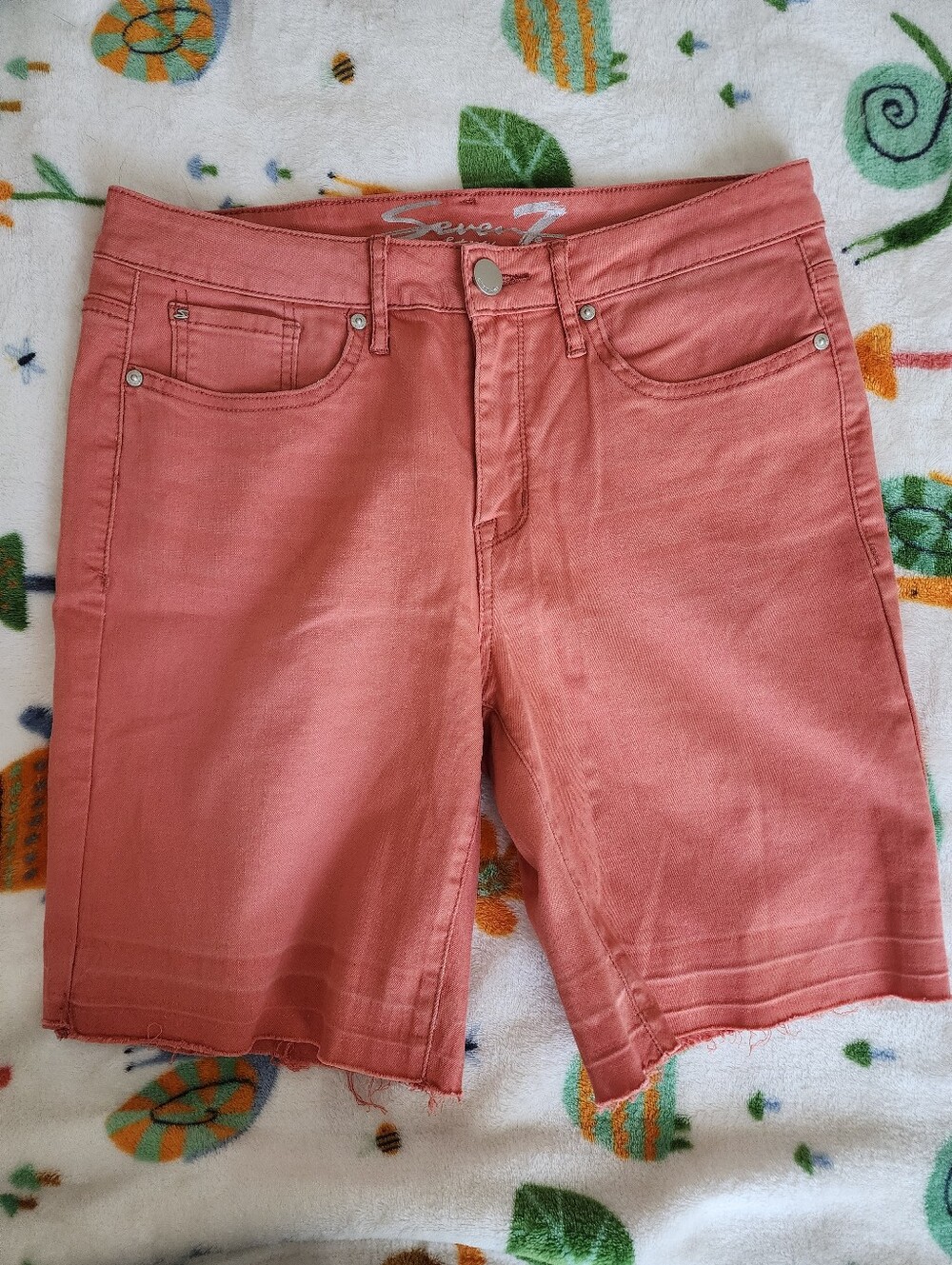 Seven7 Women's Coral Pink Denim Shorts. Size 10.